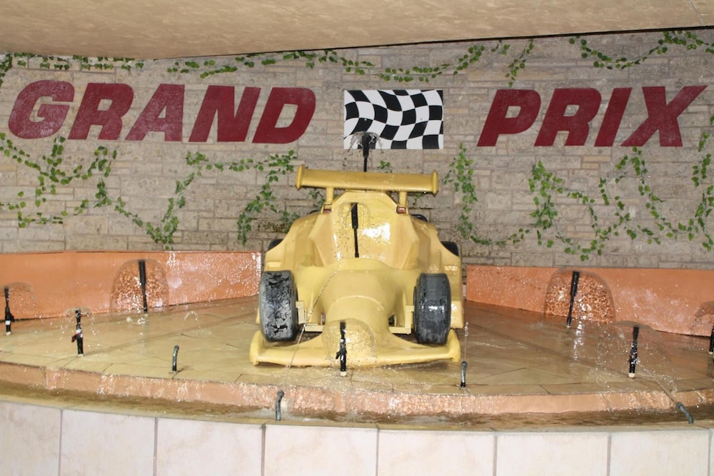 Grand Prix Motel on the Beach 23/48
