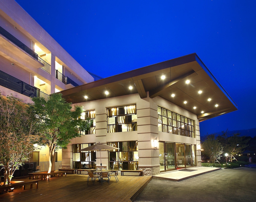 The Deer Resort 3/67