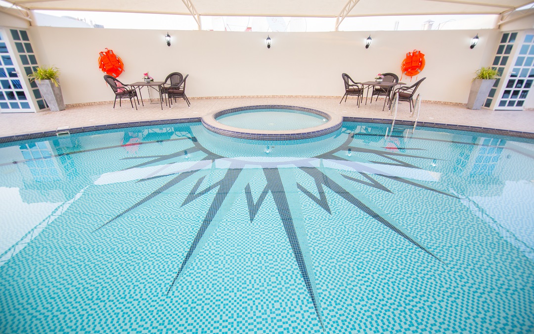 swimming pool spa