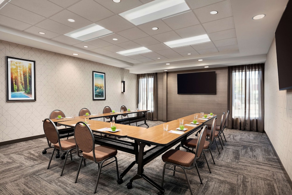Hyatt Place Vacaville 54/62
