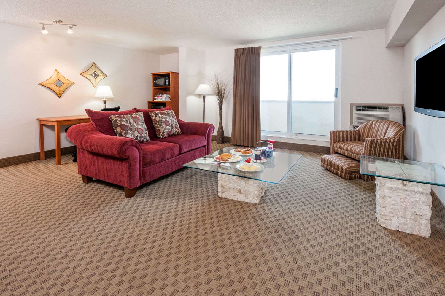 Ramada By Wyndham Edmonton South 24/33