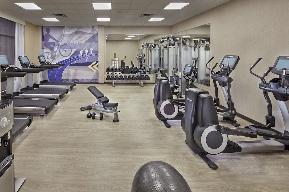 Hyatt Place State College 40/61