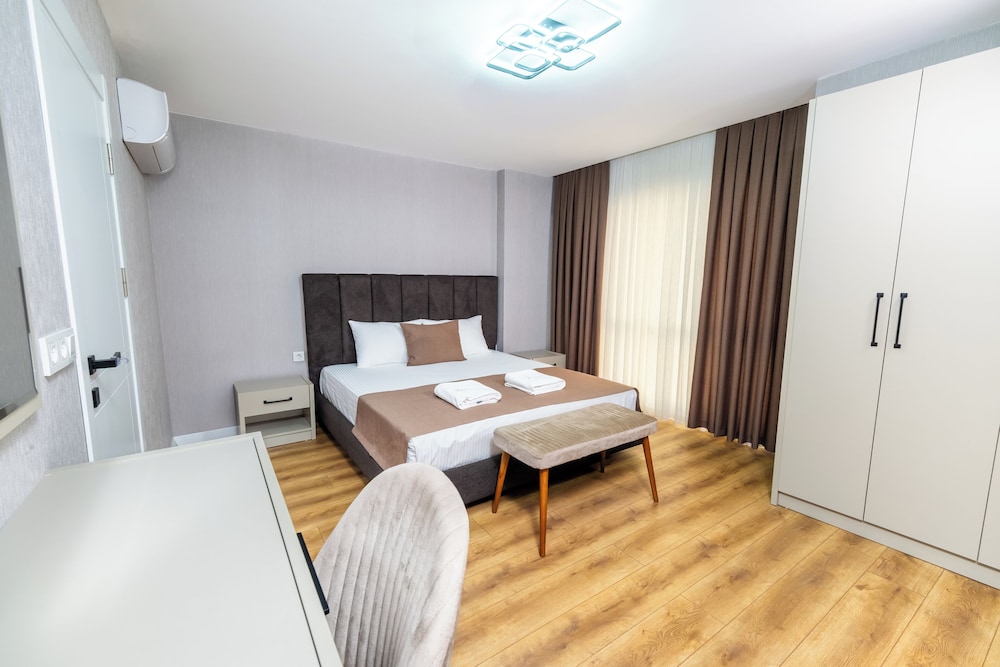 Luxury Life Suites 14/50