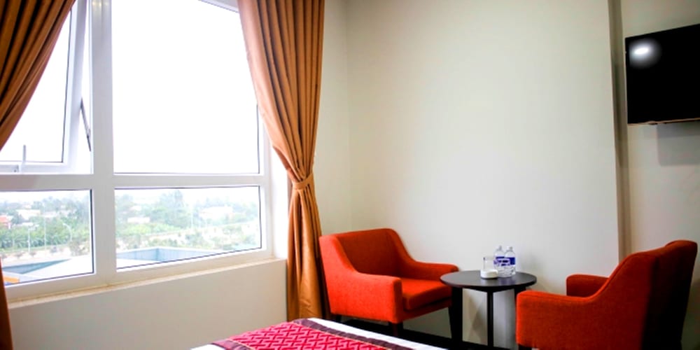 Huong Son Hotel 51/54