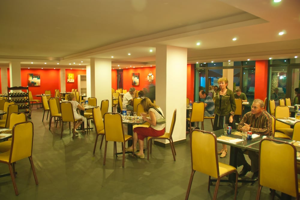 MINA HOTEL 51/65