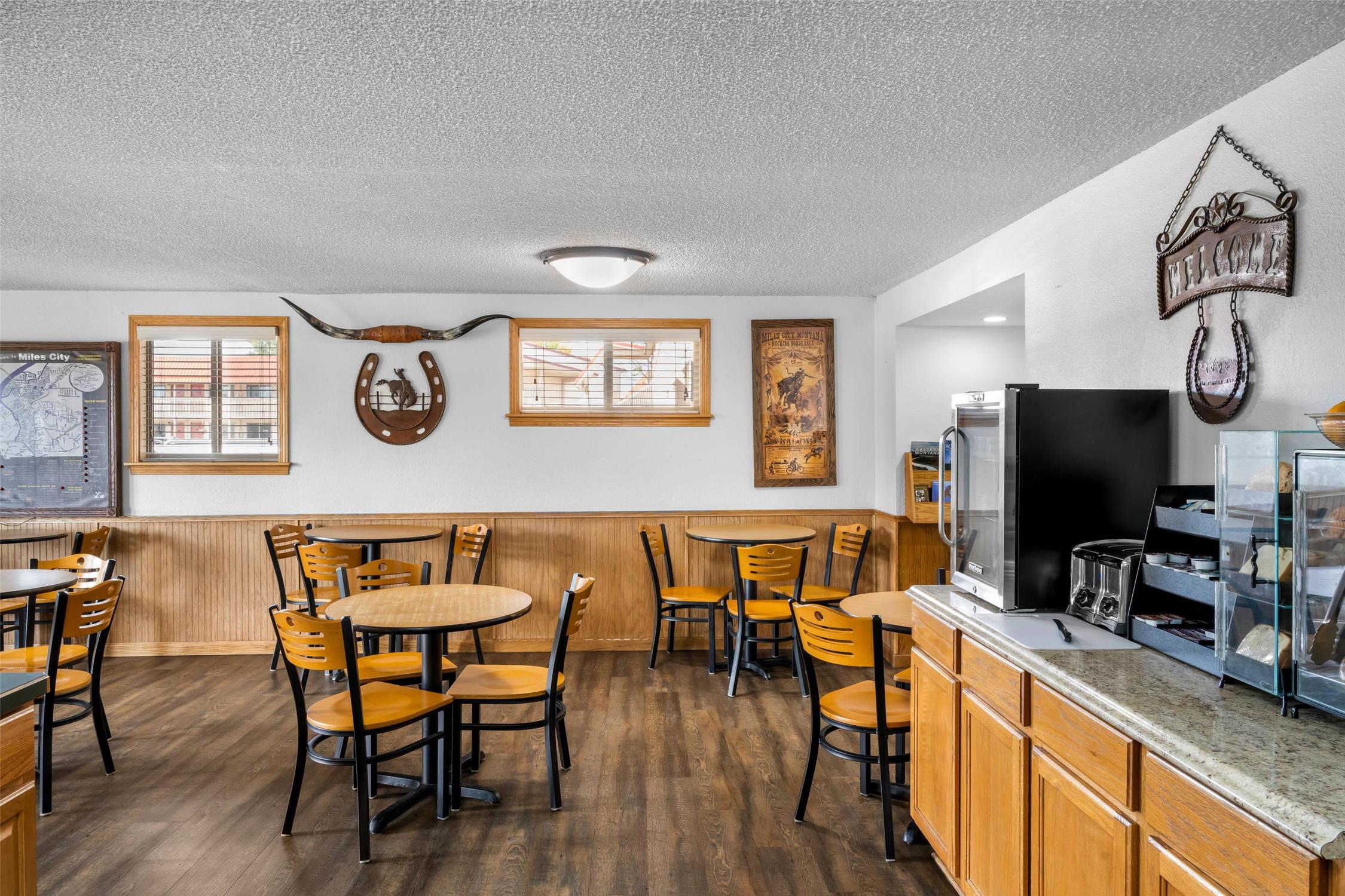 Econo Lodge Miles City I-94 20/25