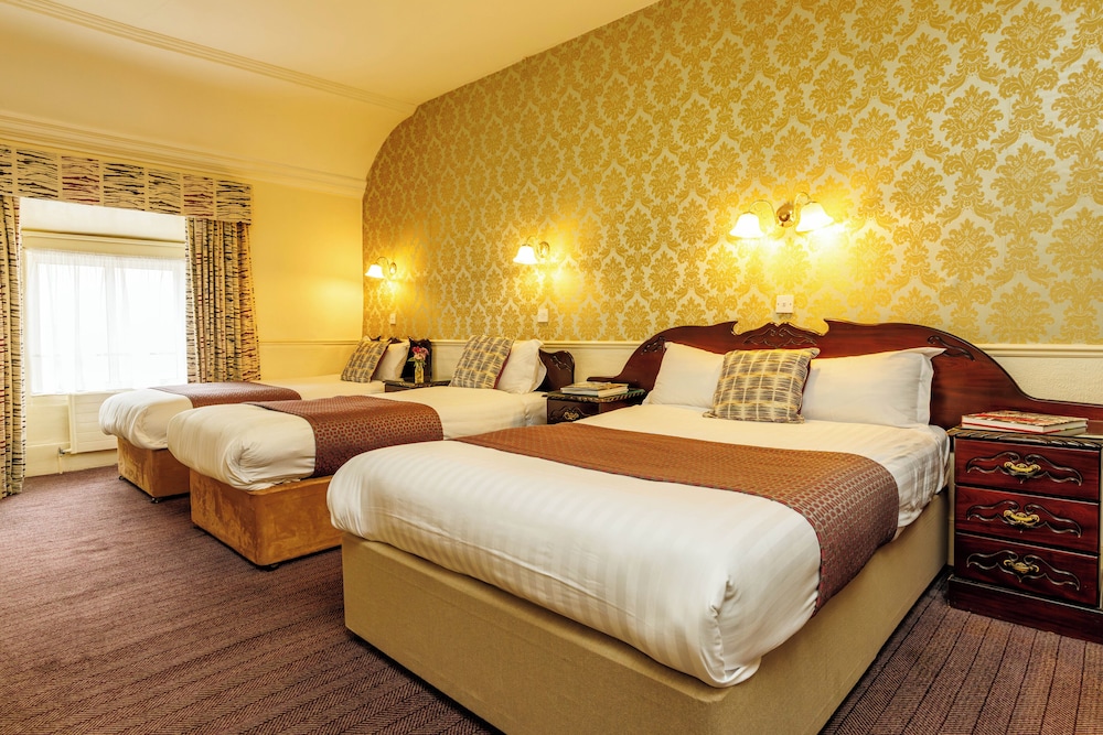 CLUB HOUSE HOTEL 16/54