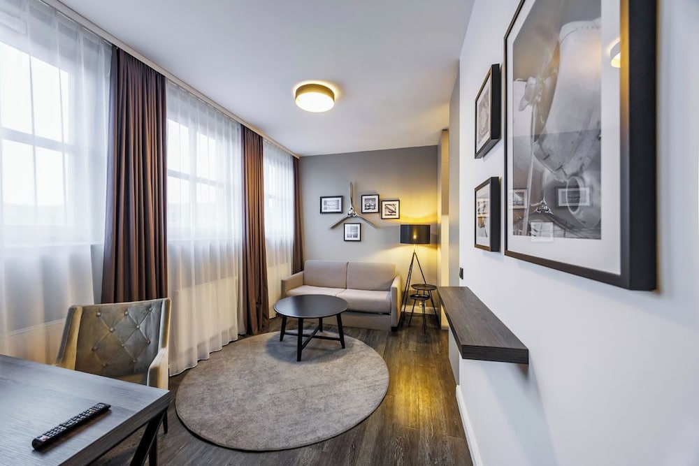 Airporthotel Berlin Adlershof 50/75