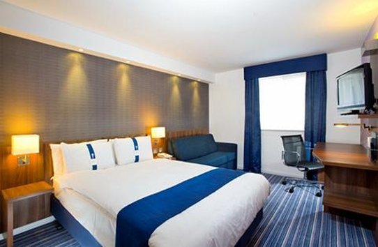 Holiday Inn Express Gatwick Crawley 12/50