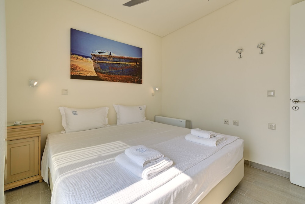 Ouzo Villas 14/50