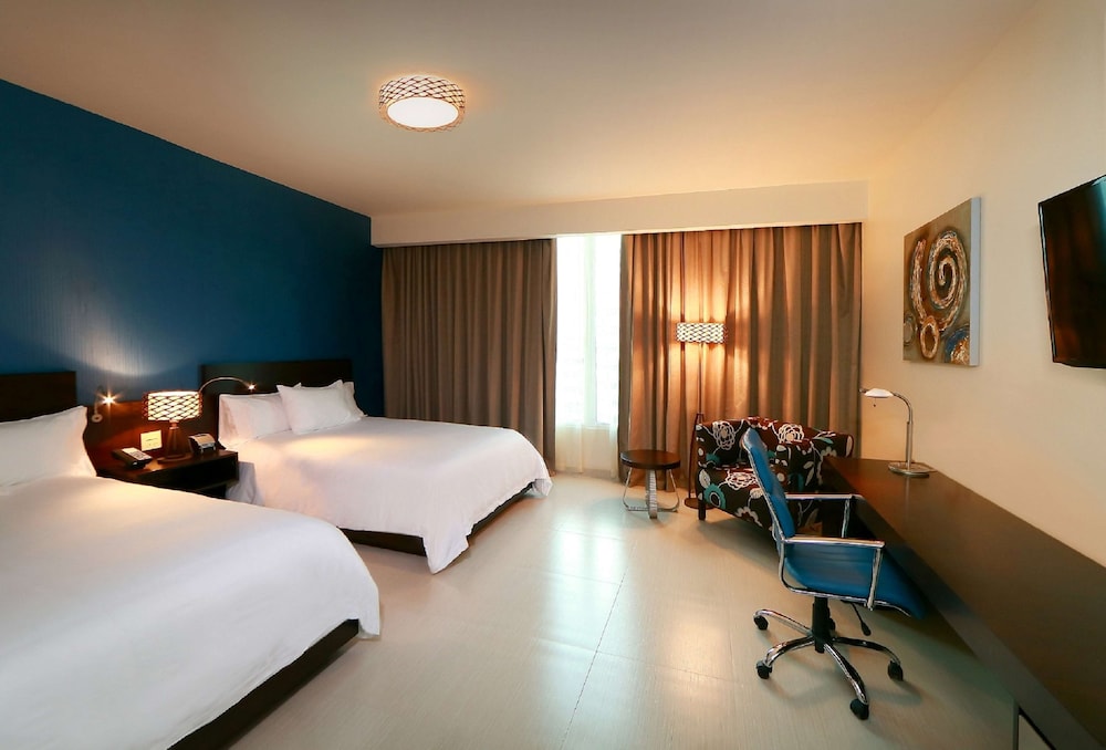 Room, 2 Double Beds, City View
