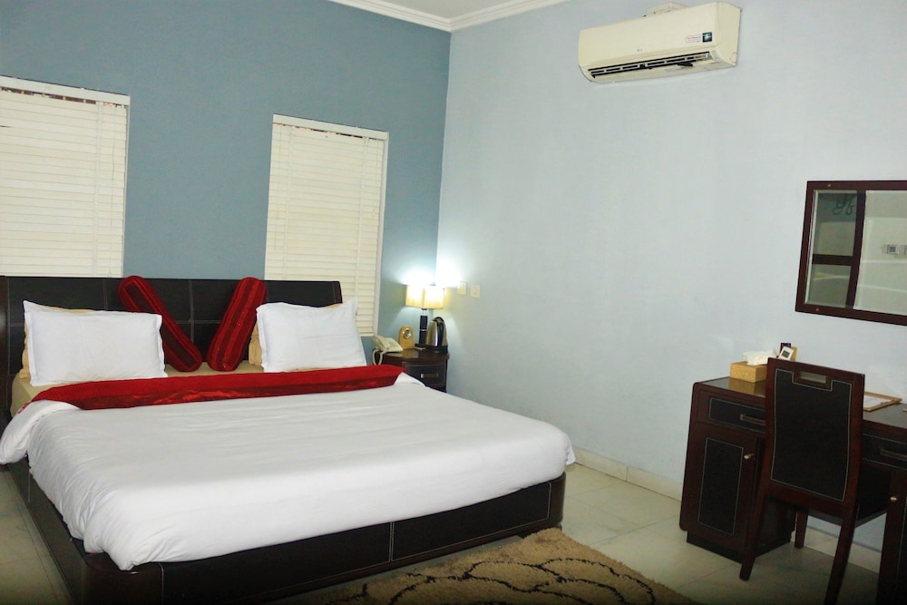 The Crib Lifestyle Hotel 2/20