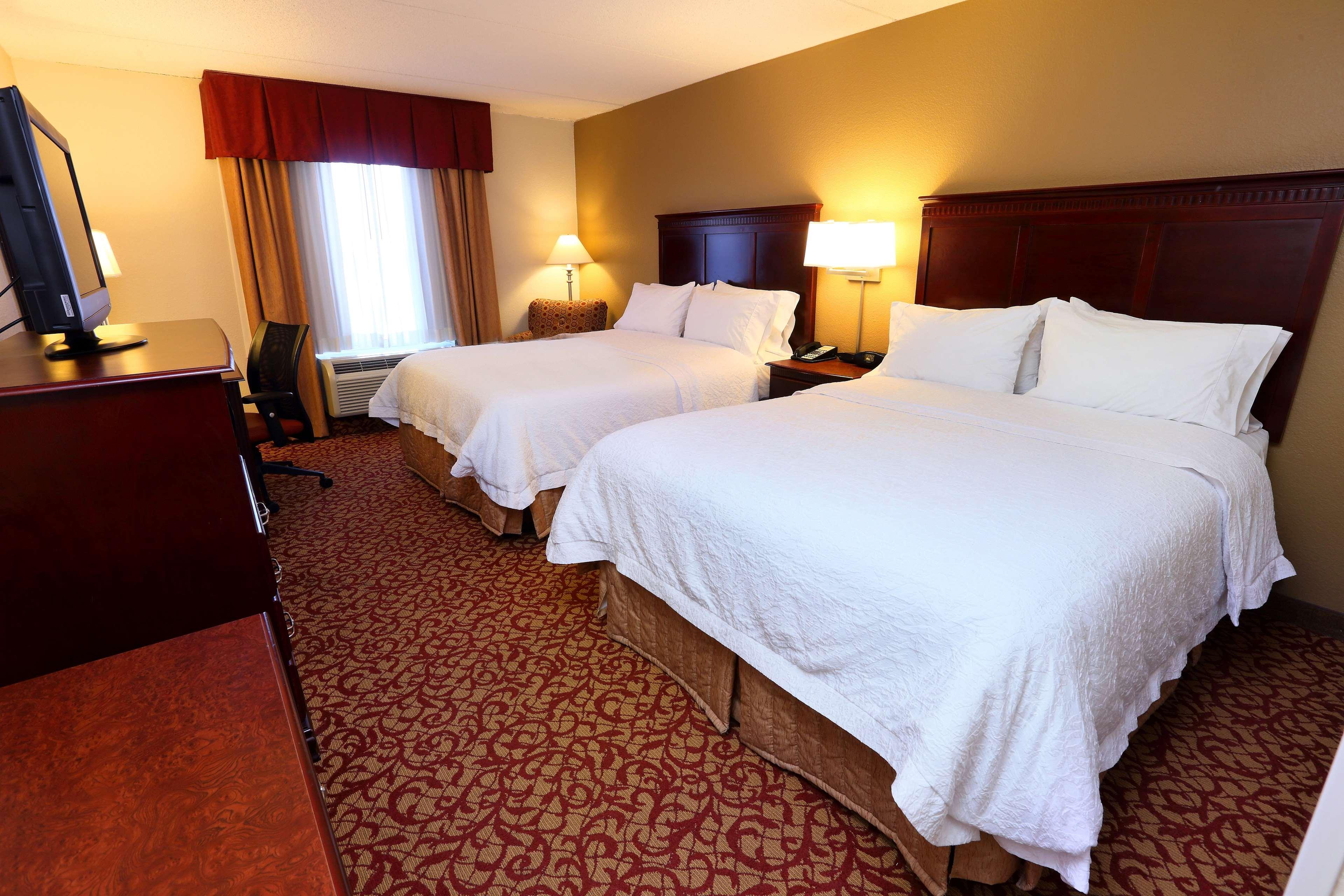 1 BEDROOM, SUITE, 2 QUEEN BEDS, SOFA, KITCHEN