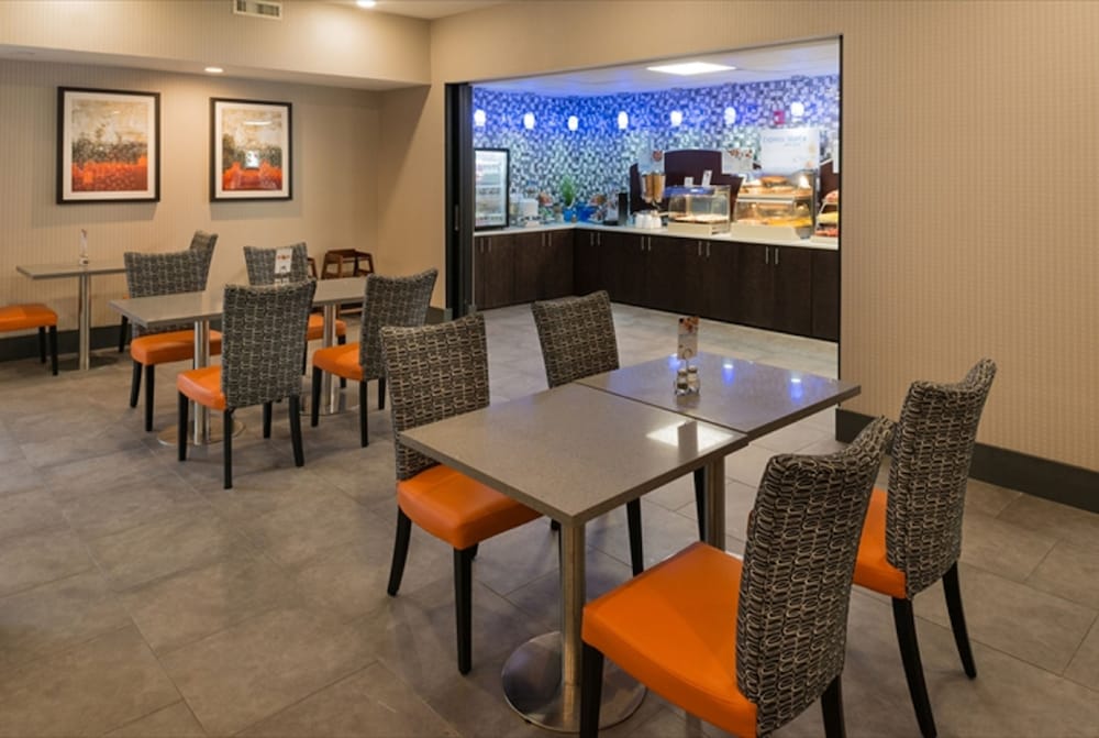 Holiday Inn Express & Suites NASHVILLE SOUTHEAST - ANTIOCH 49/70