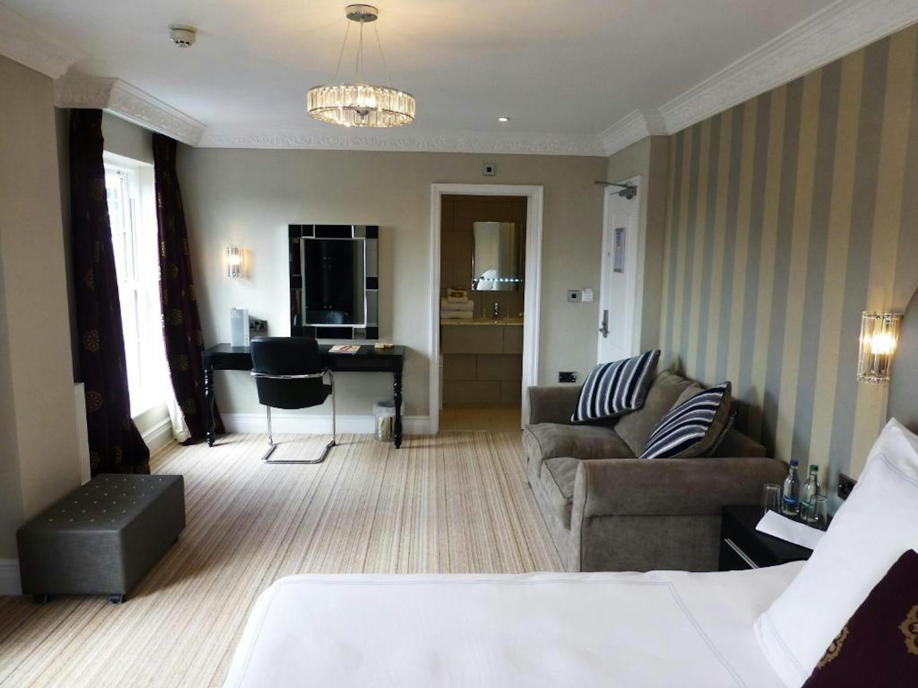 CBH Cliff Hotel 27/48