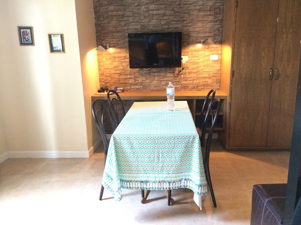 BOURBON ST BOUTIQUE HOTEL 31/35