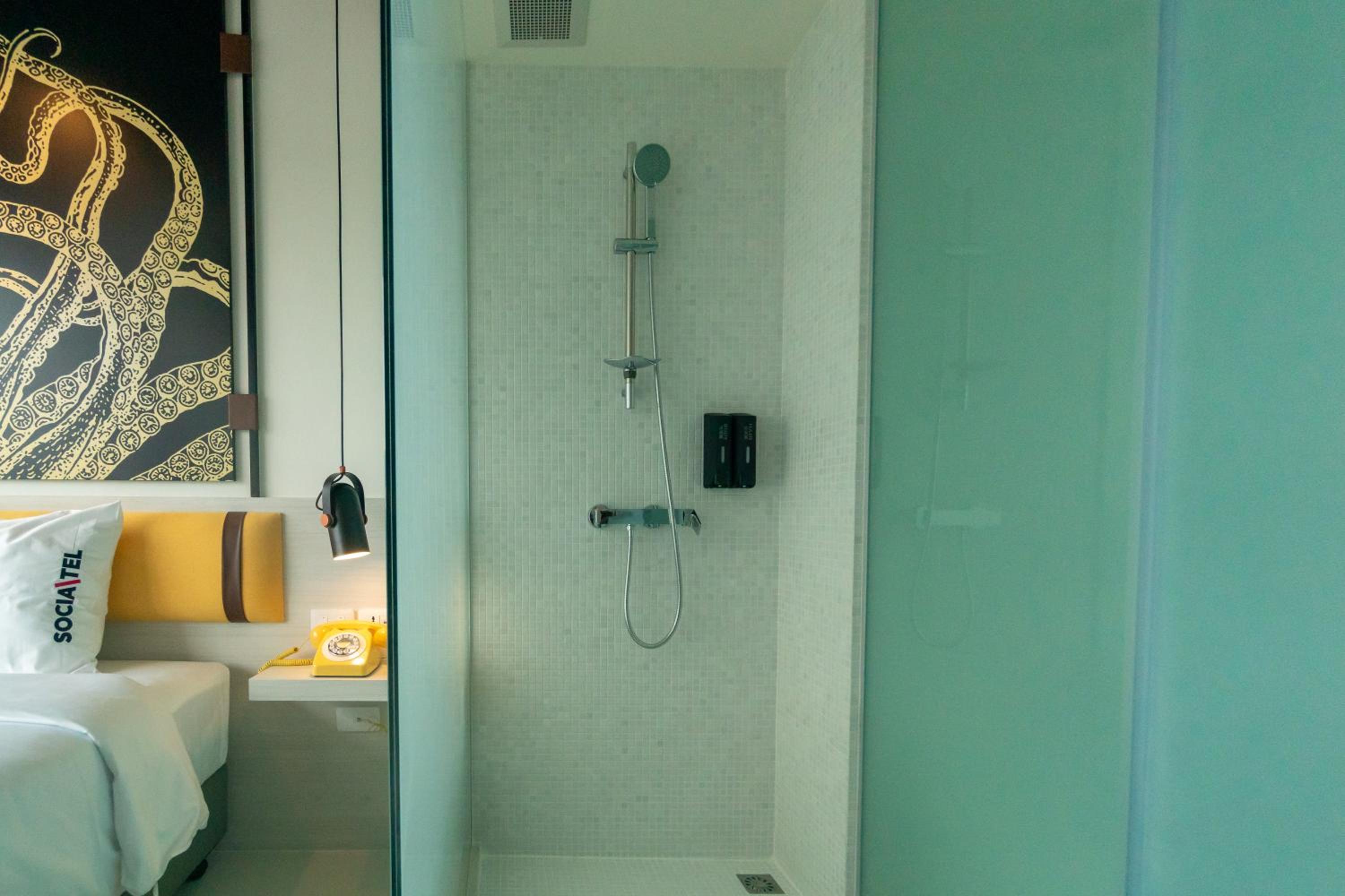 غرفة سوبيريور بإطلالة على المسبح، Socialtel Koh Samui Chaweng (Adult Only) 8/8