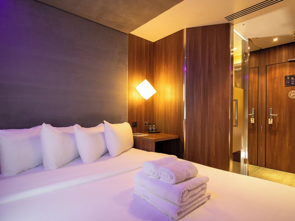 Bloc Hotel Birmingham 12/50