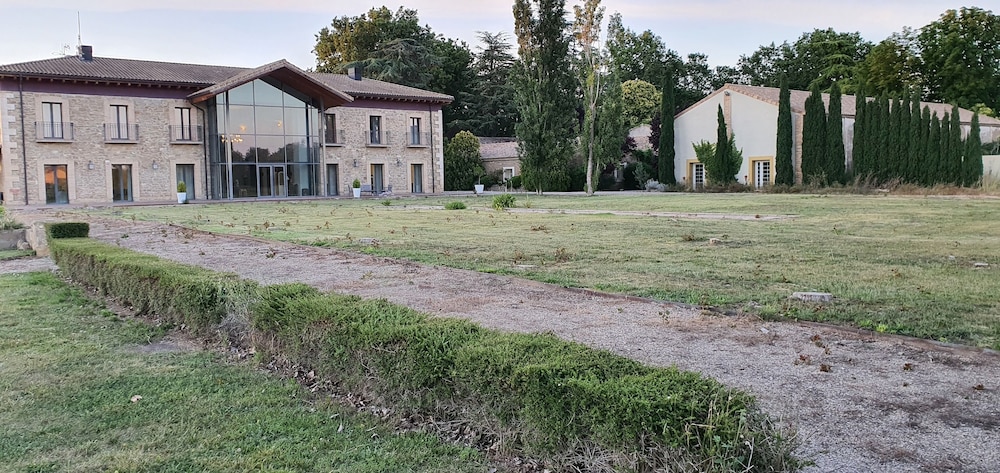Hotel Villa Marcilla 62/67