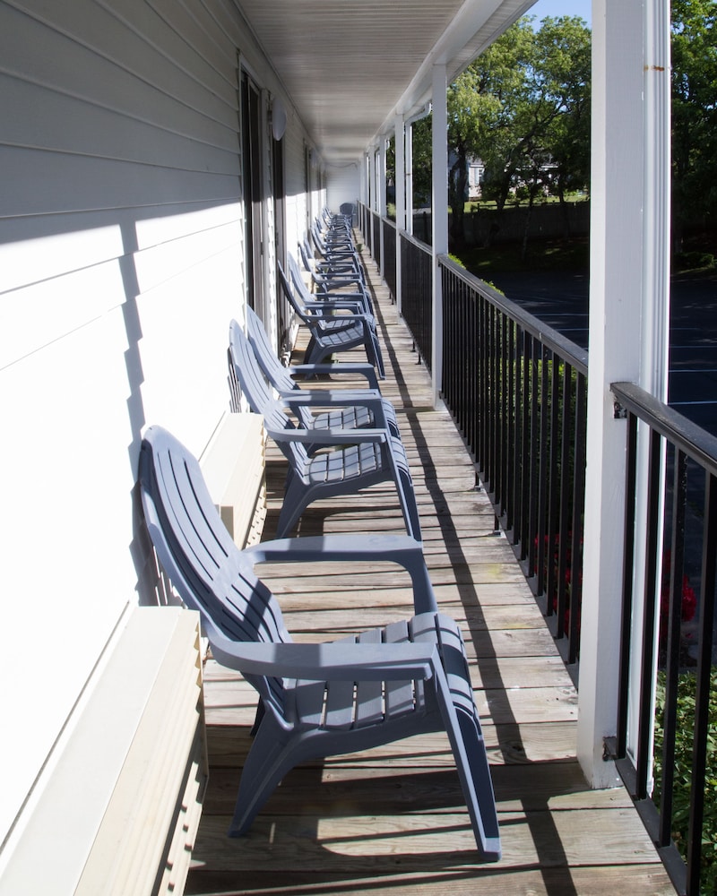 Tidewater Inn 44/70