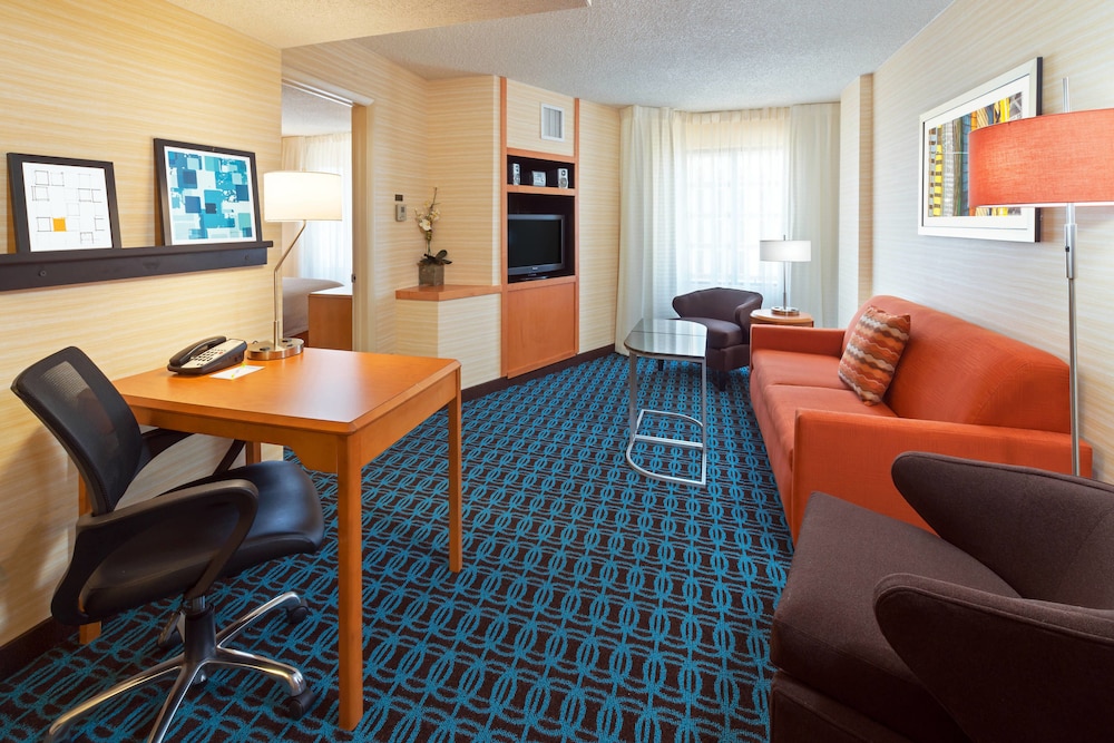 Fairfield Inn & Suites Denver Cherry Creek 10/16