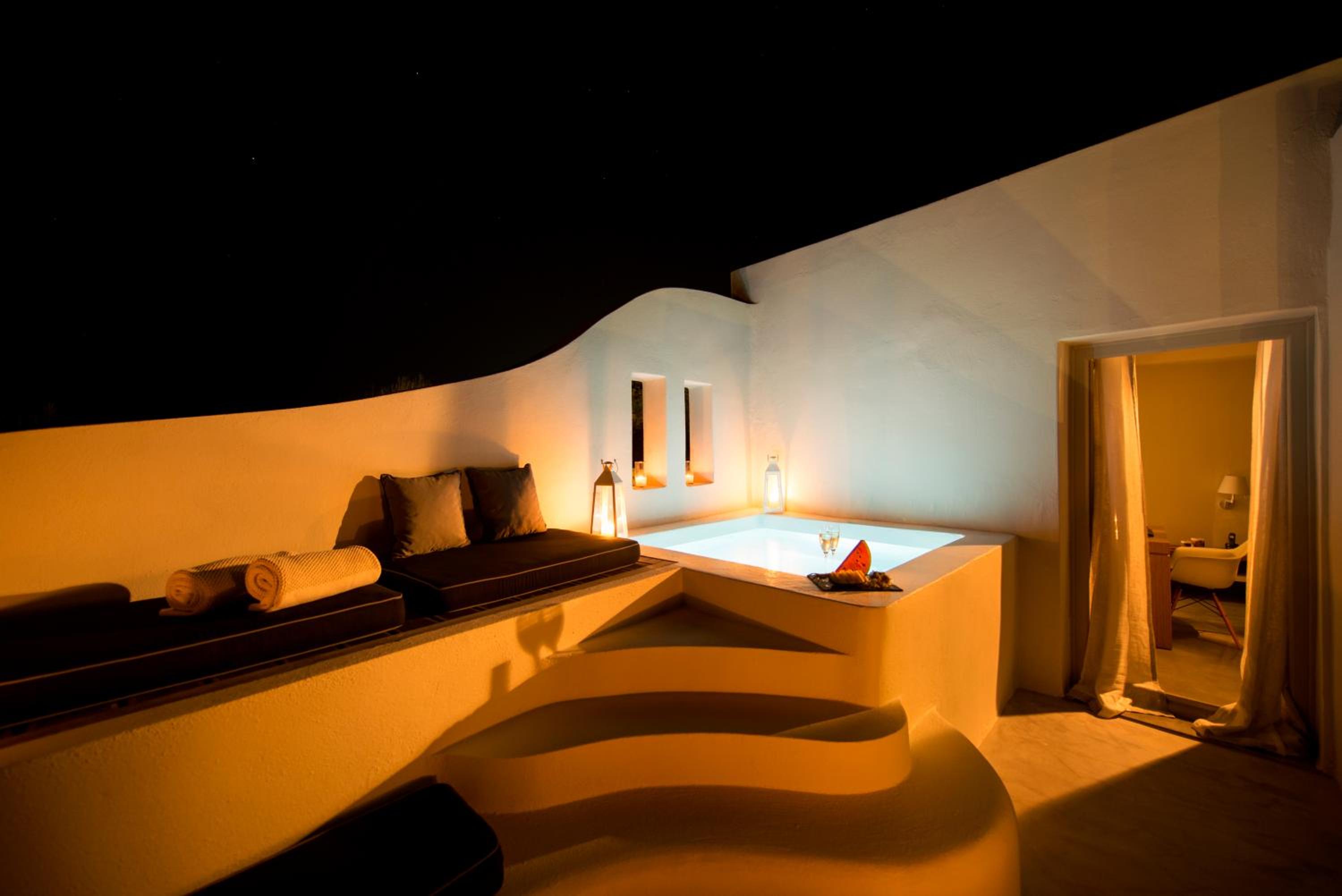 HONEYMOON, SUITE