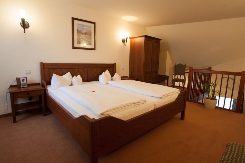 Hotel & Restaurant Klosterhof 17/57