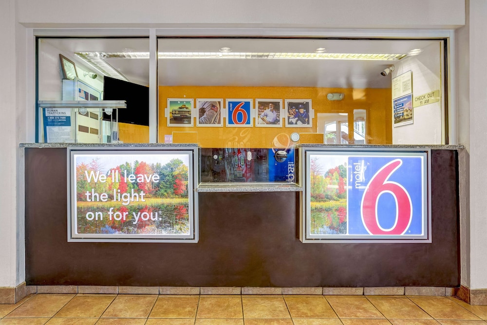 Motel6 Raleigh, NC - North 6/50