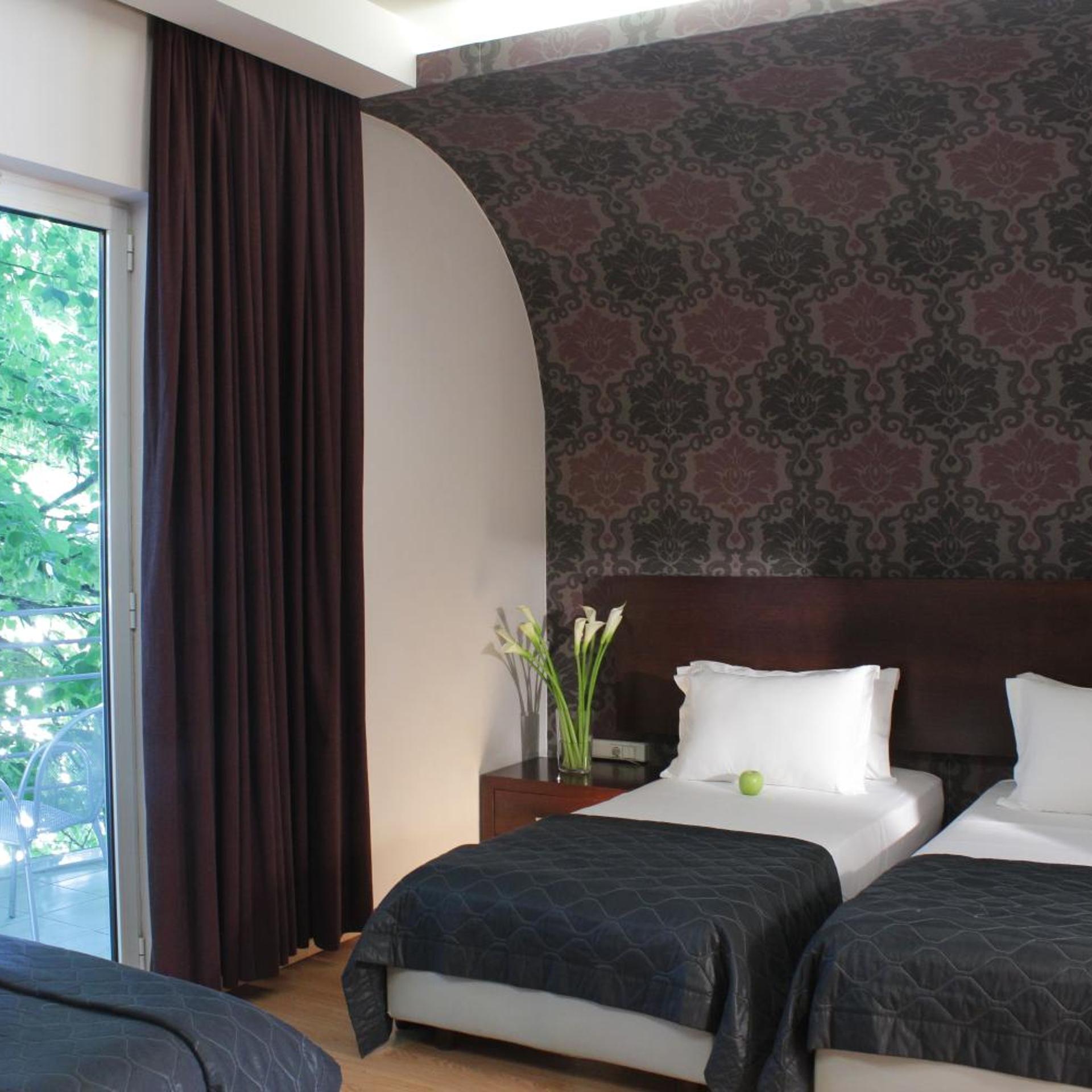 ROOM, TRIPLE
