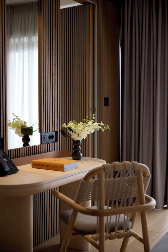 Dusit Suites Athens 48/58