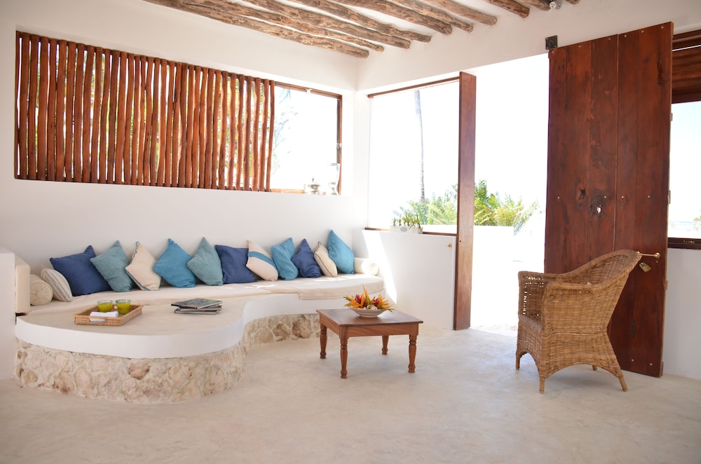 Indigo Beach Zanzibar 45/75