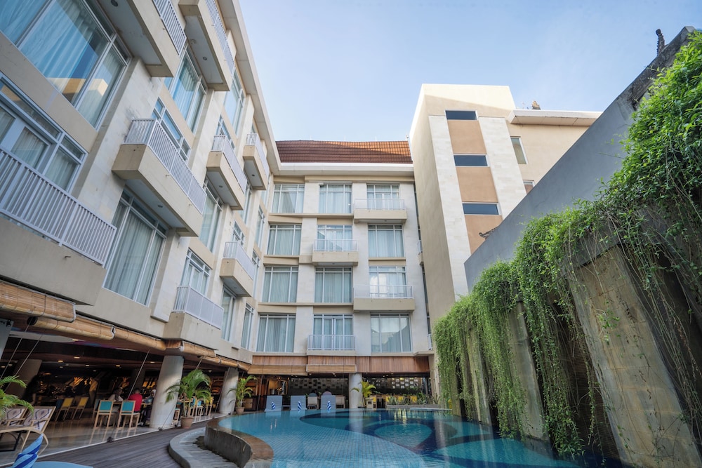 BEDROCK HOTEL 4/73