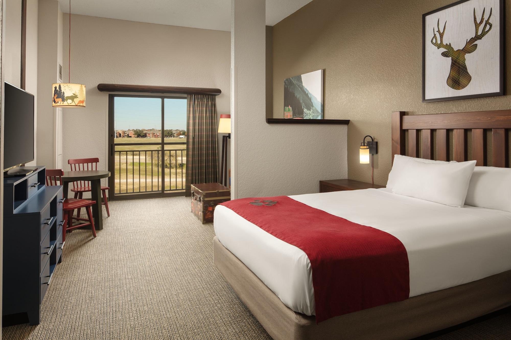 Park, Water, Luxury, Suite, King Bed