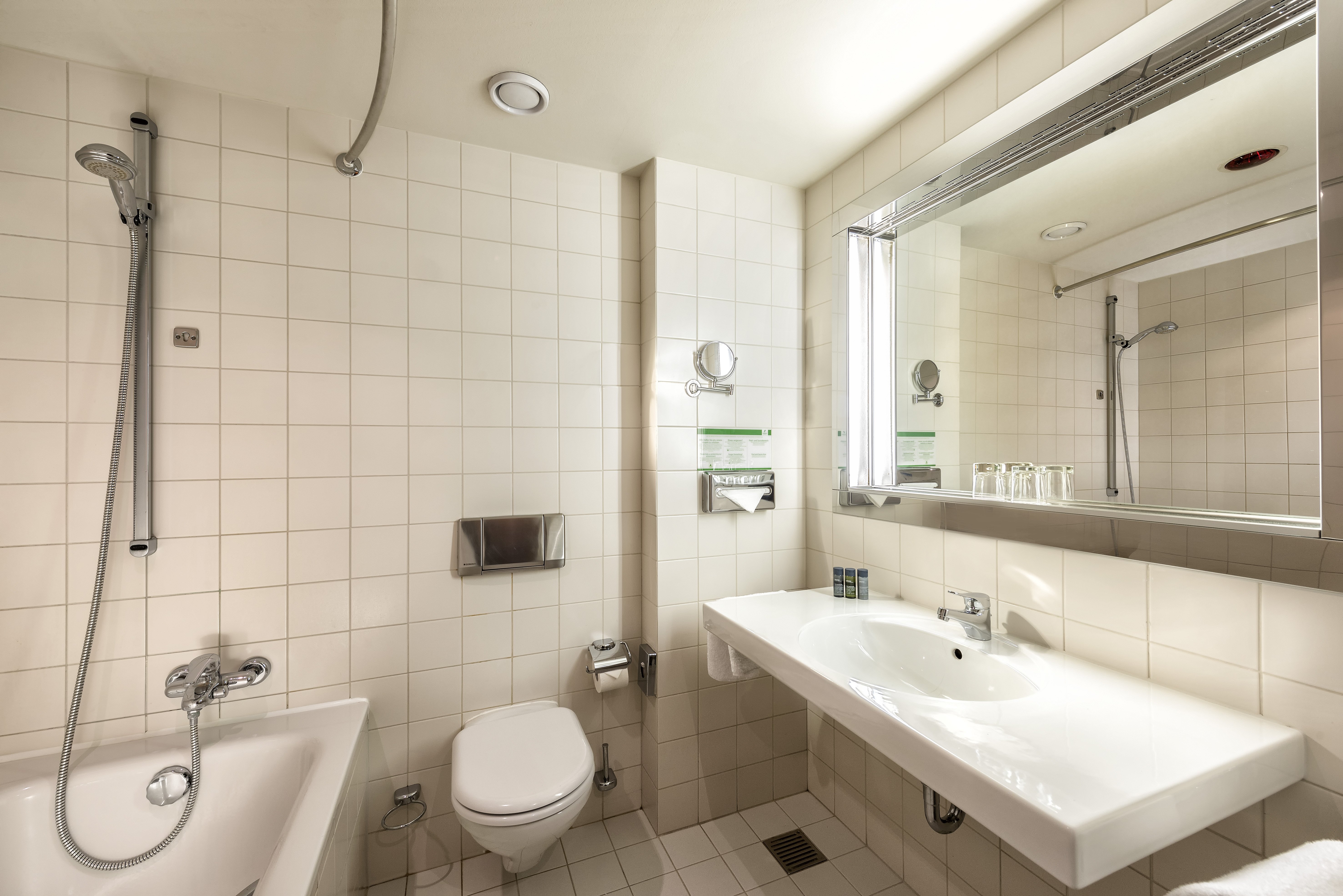 HOLIDAY INN BERLIN CITY WEST 68/71