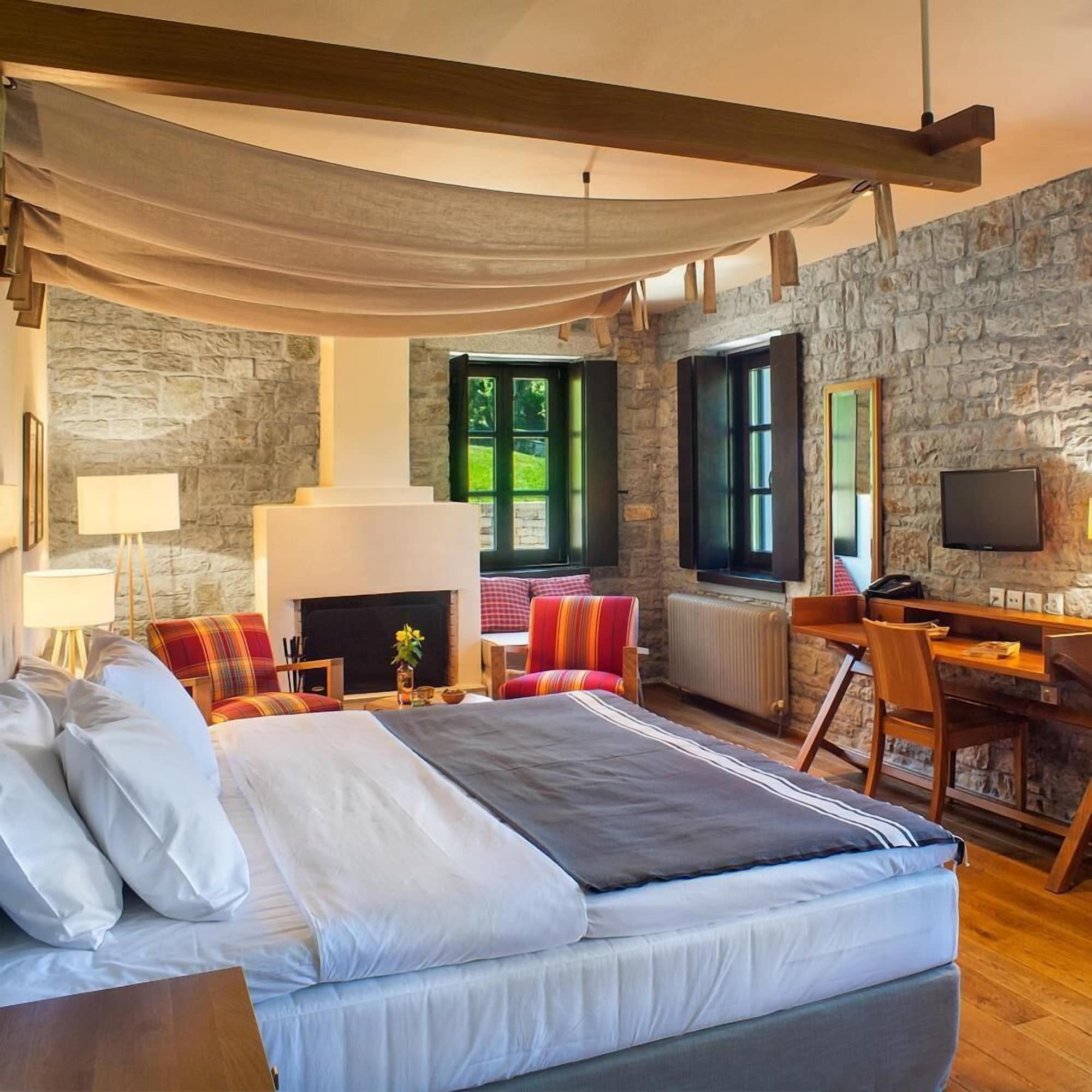 Honeymoon, Suite, King Bed, Outdoor Jetted Tub، Aristi Mountain Resort Hotel And Spa 2/4