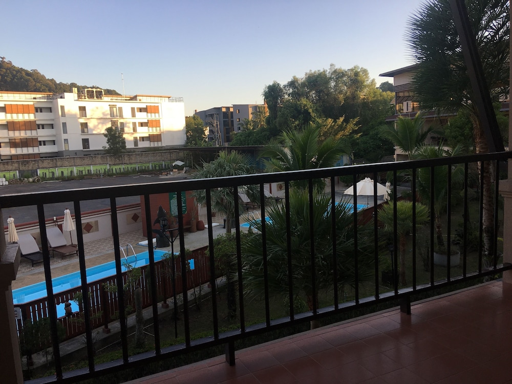 Maleedee Bay Resort 37/45
