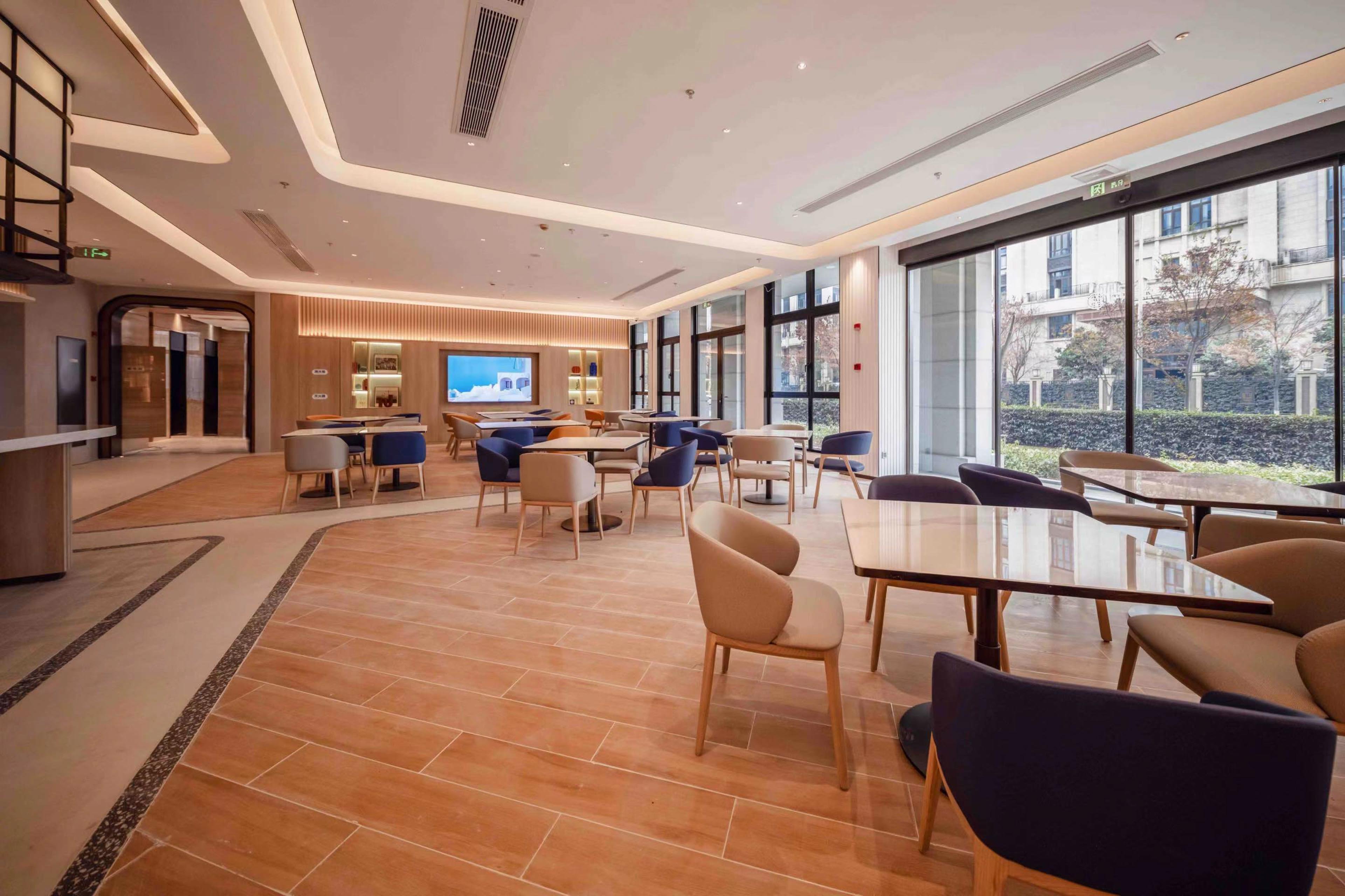 Holiday Inn Express Shanghai Hongqiao NECC 33/50