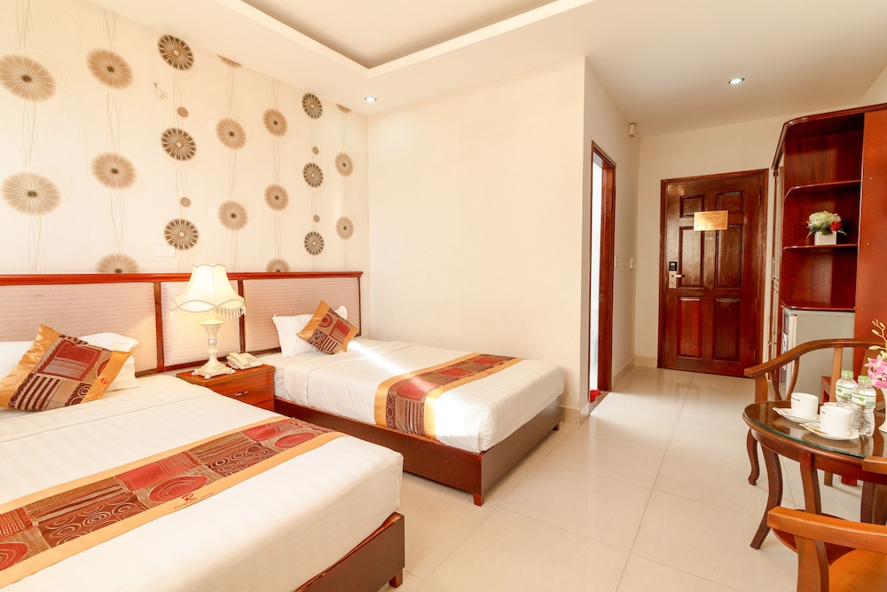 SUPERIOR, DOUBLE BED, CITY VIEW