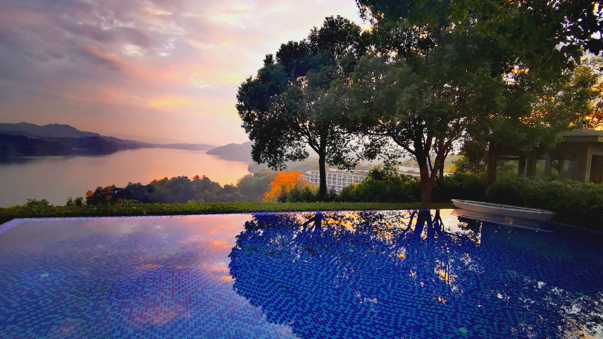 Hentique Resort & Spa 44/53