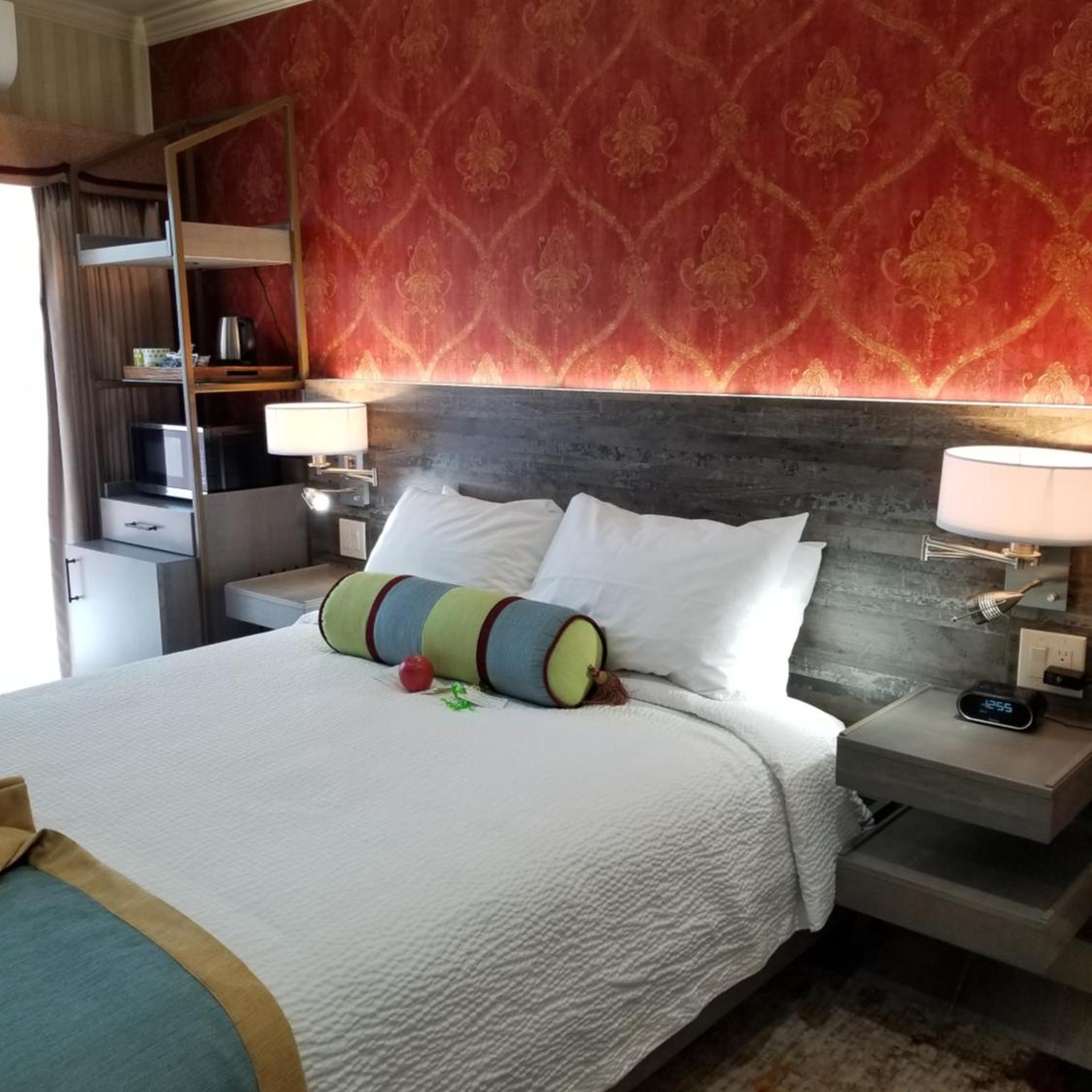 Room, Queen Bed