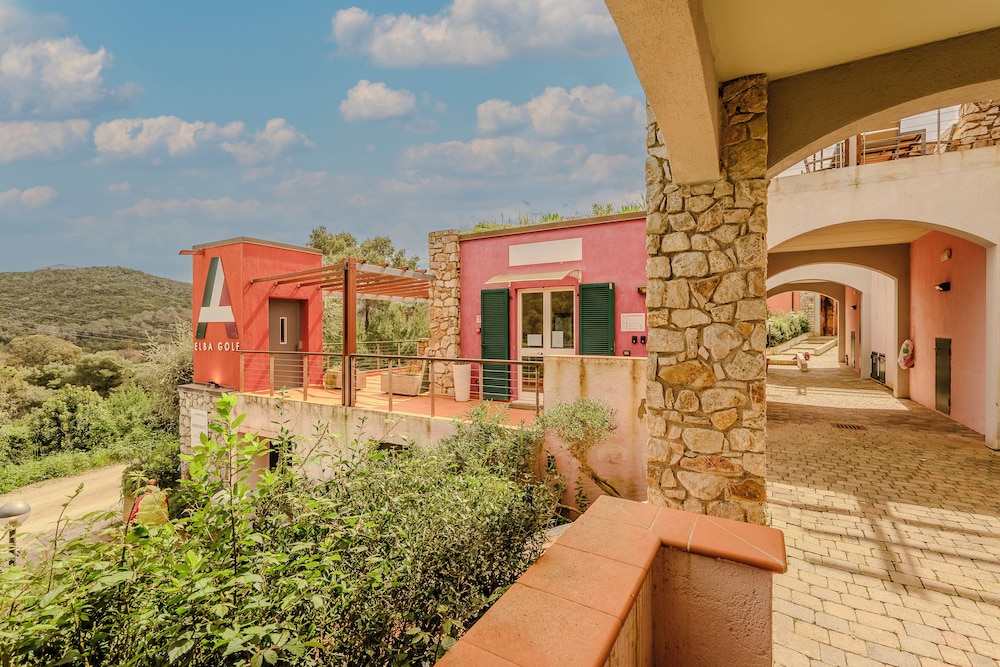 Elba Golf Apartments 53/62
