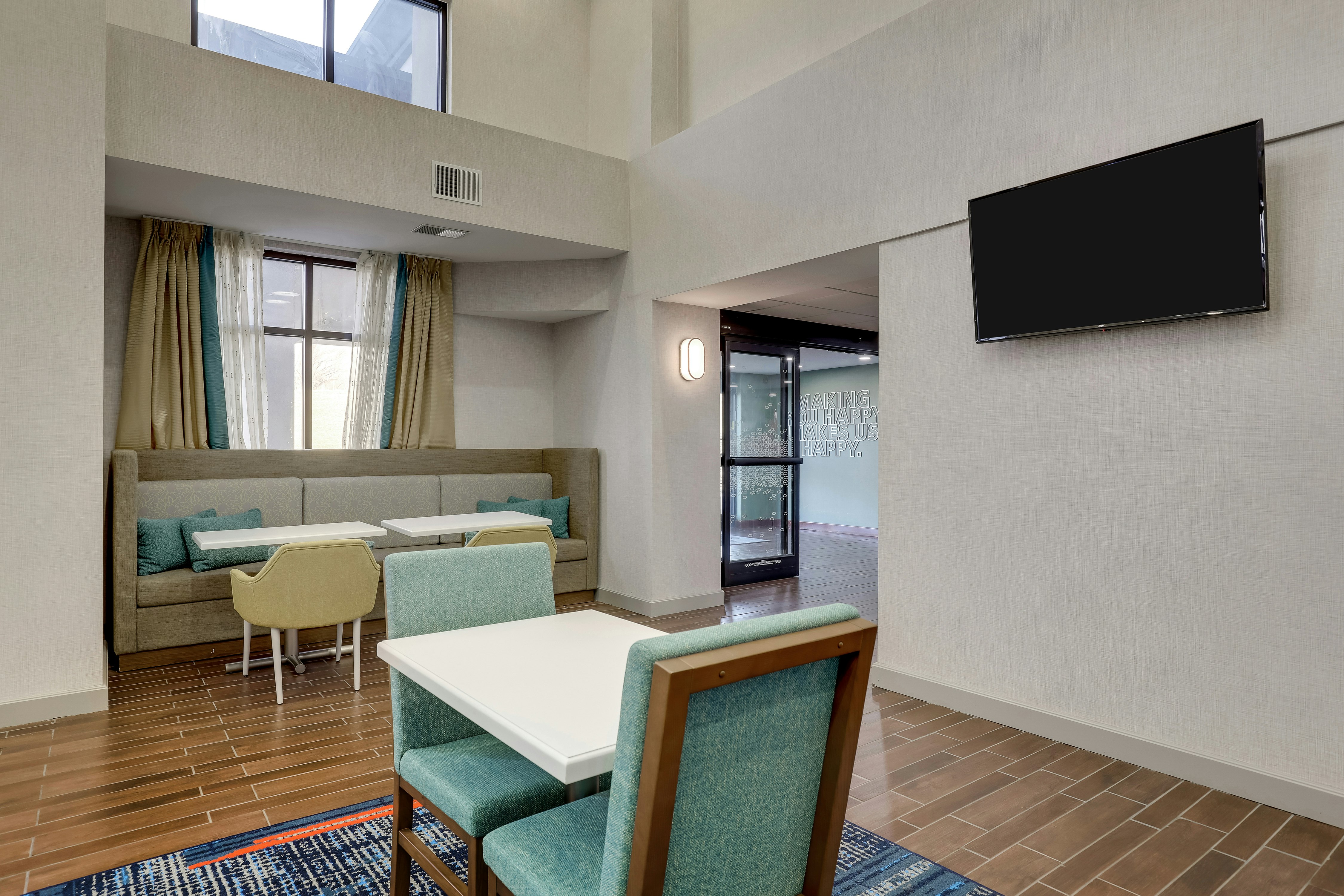 Hampton Inn & Suites St. Louis-Edwardsville 44/69