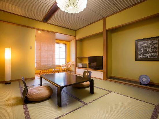 Japanese, Lake View