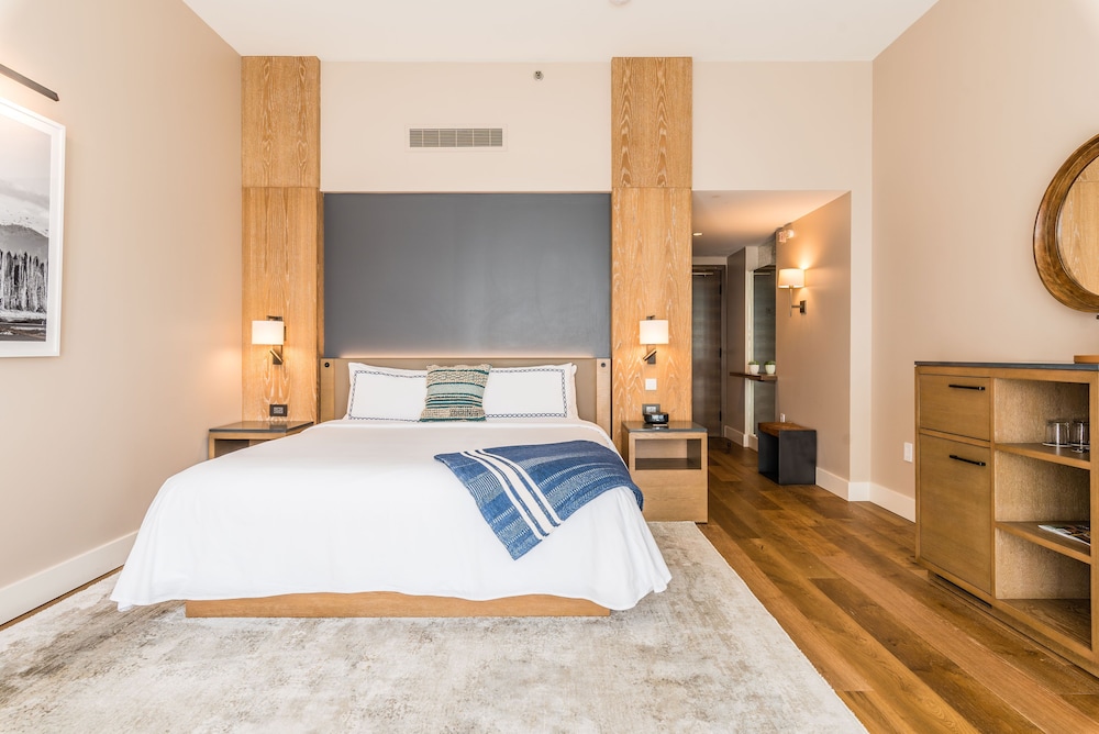 Courtyard, King Bed, Pet Friendly