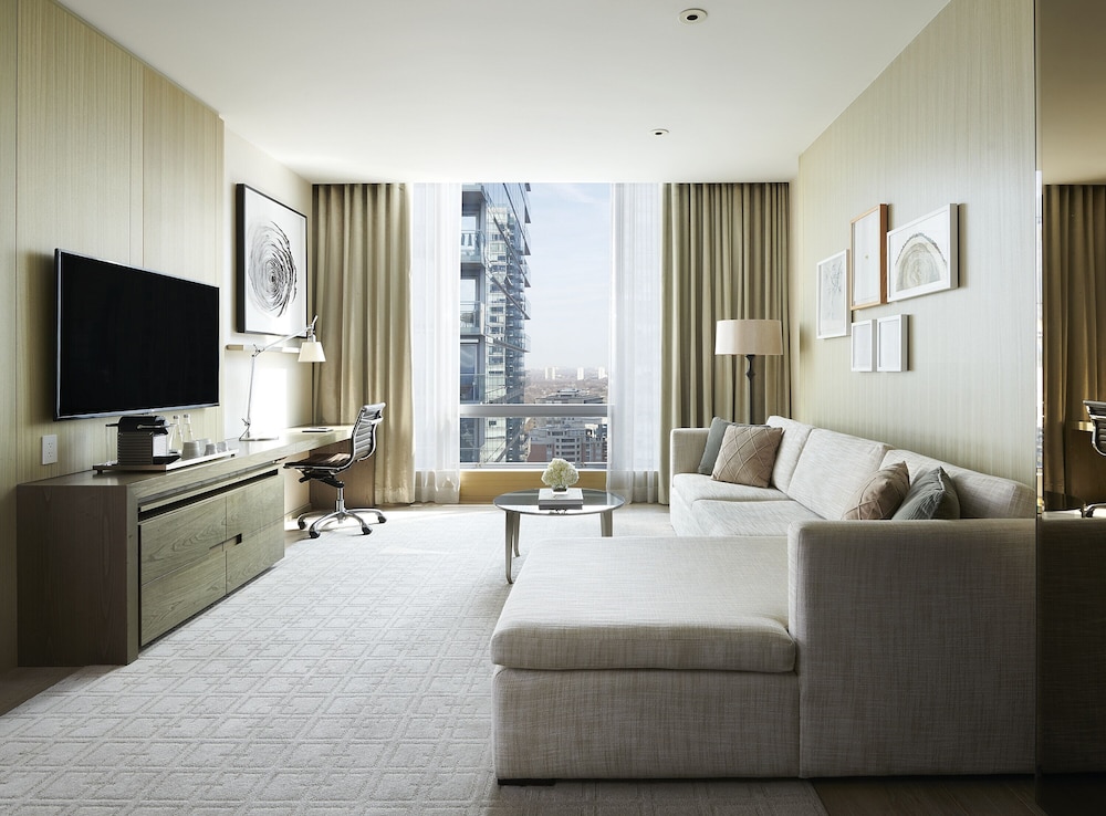 Four Seasons Hotel Toronto 37/44