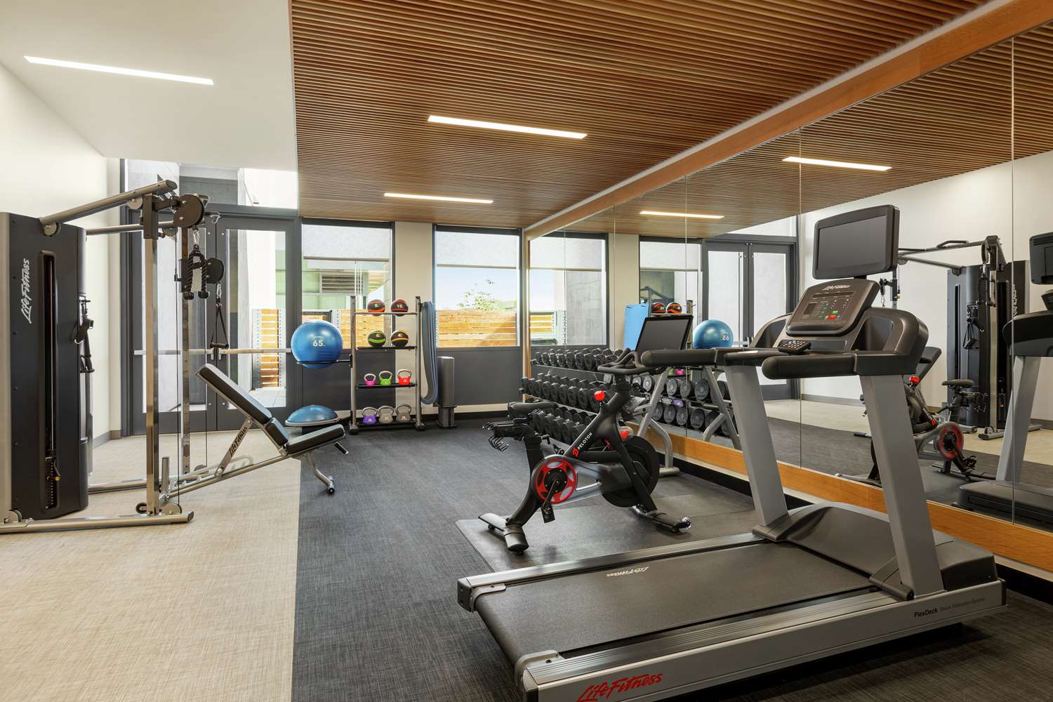 Hampton Inn & Suites San Mateo-San Francisco Airport 5/17
