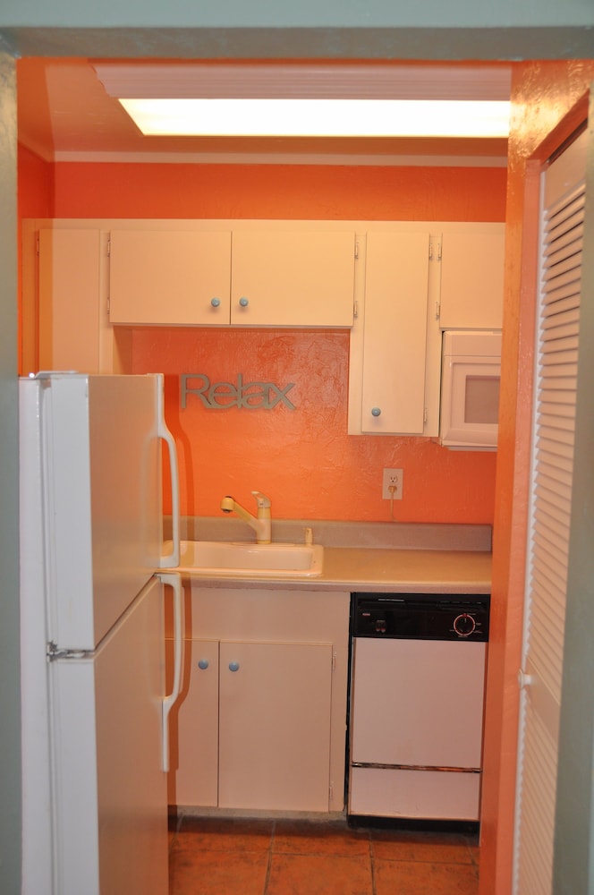 Lido Islander Inn And Suites 15/56