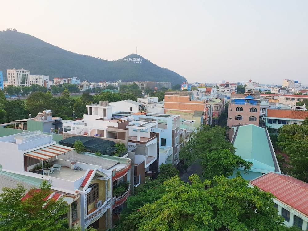 Quy Nhon Center Hotel 31/38