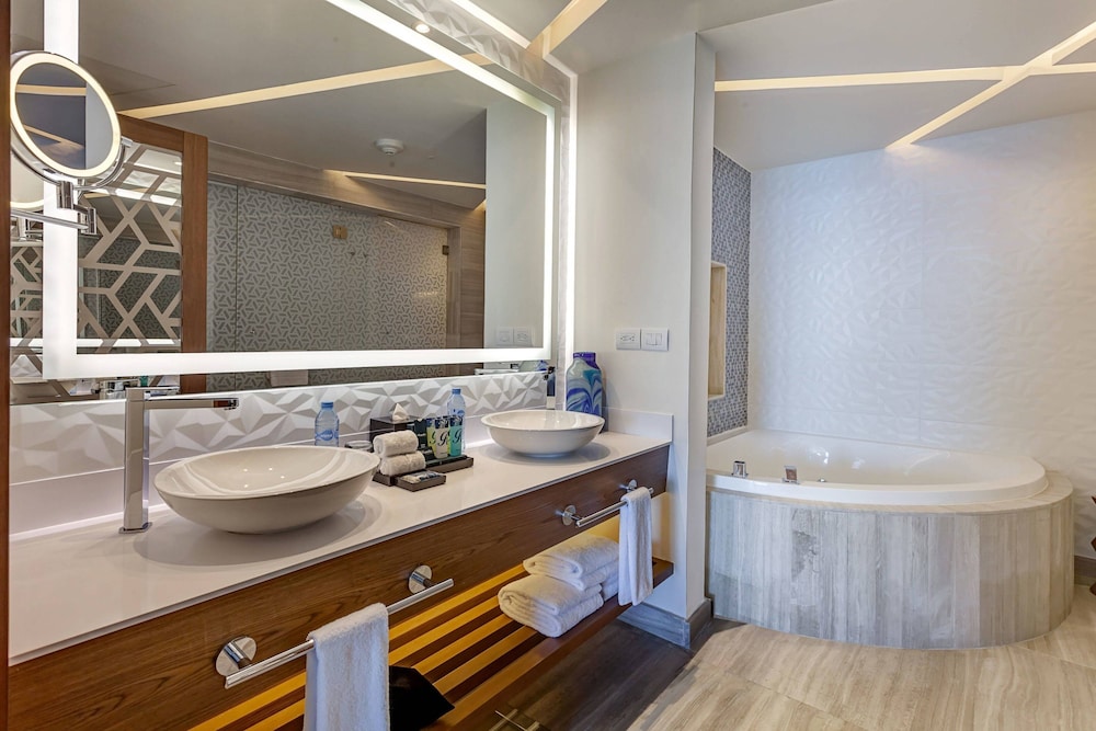 Royalton CHIC Cancun, An Autograph Collection (ex Royalton Cancun) 13/71