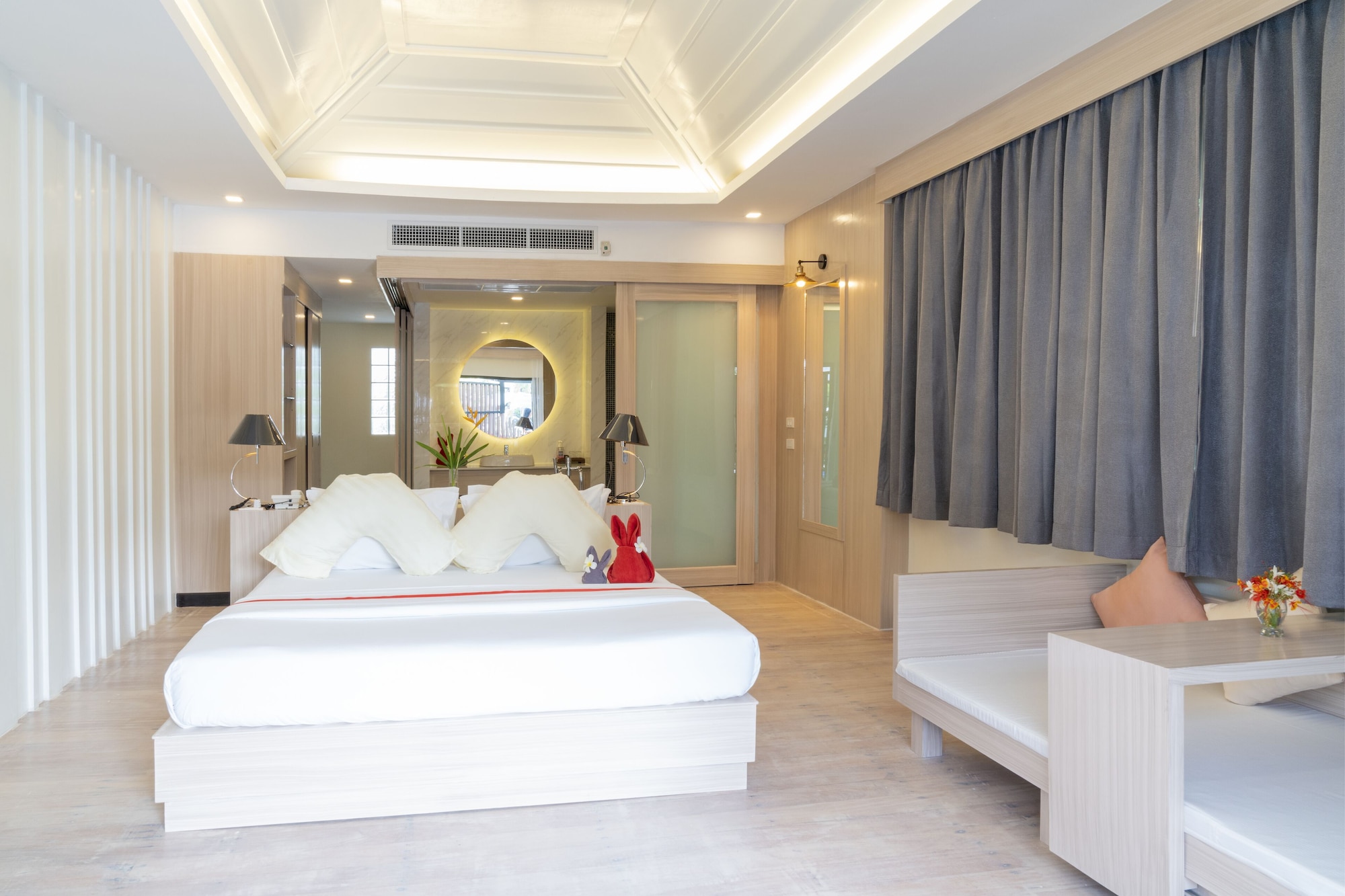 2 Bedrooms, Premium, Twin Beds, 2 King Beds, Pool View, Pool Side